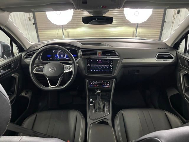 Used 2022 Volkswagen Tiguan SE image 15