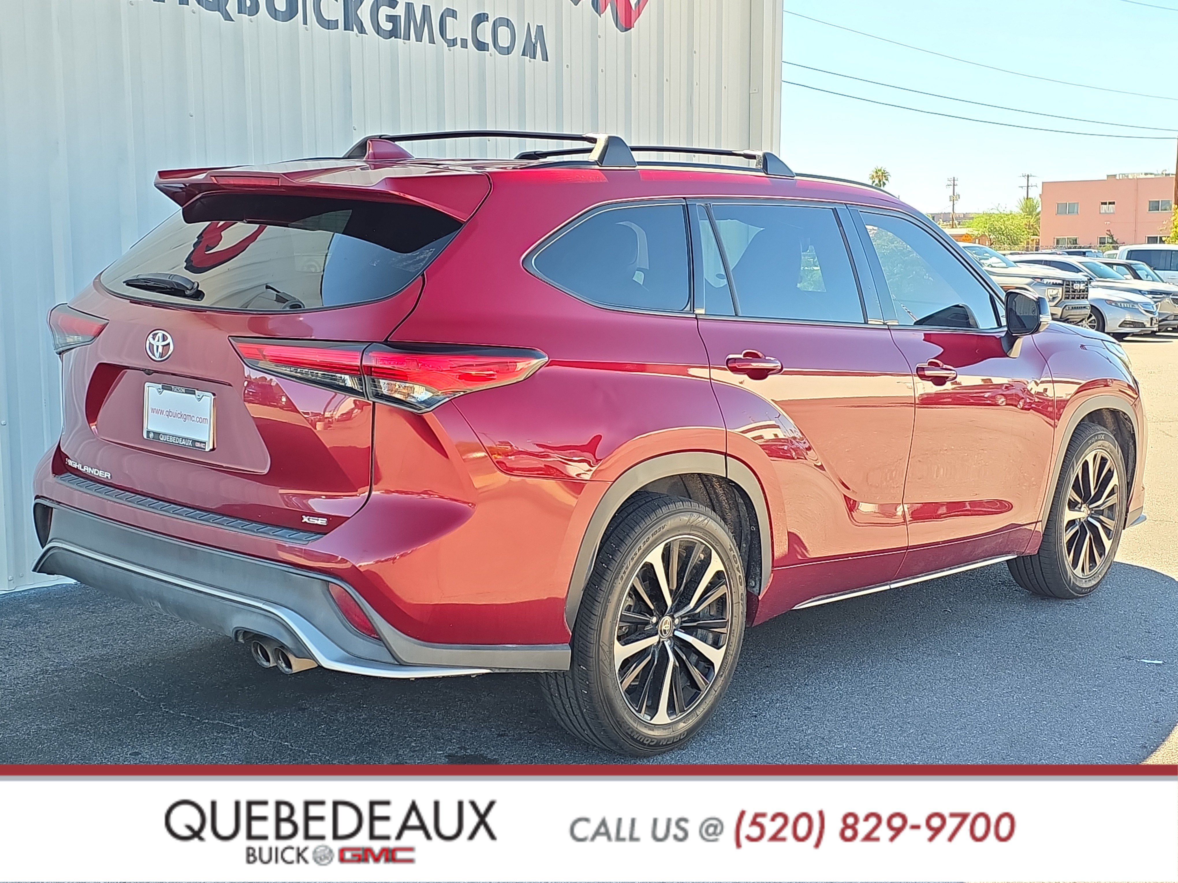 Used 2022 Toyota Highlander XSE FWD image 3