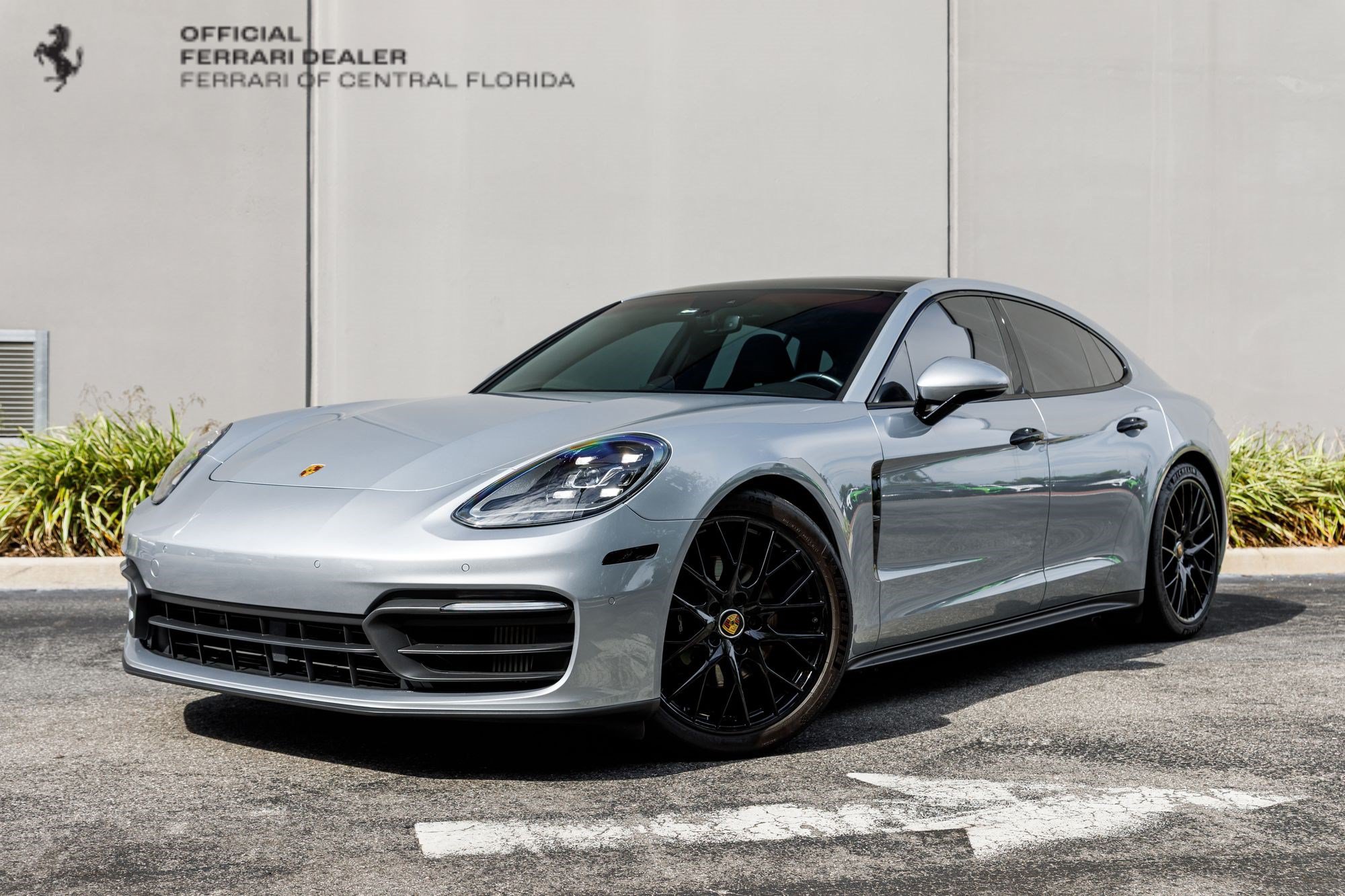 Used 2021 Porsche Panamera image 1