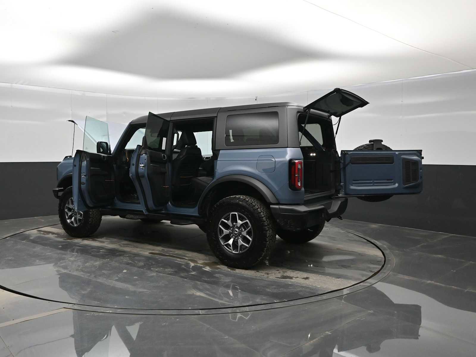 Used 2024 Ford Bronco Badlands image 45