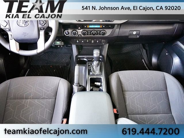 Used 2017 Toyota Tacoma TRD Sport AWD/4WD image 23