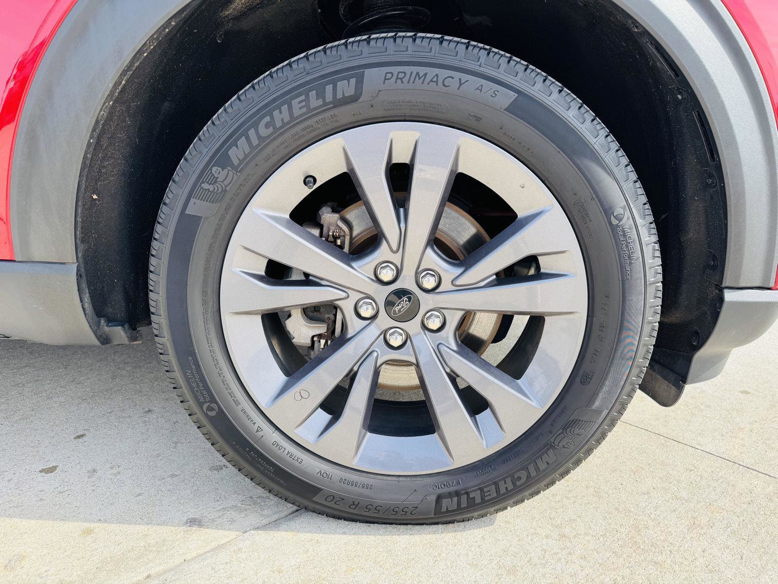 Used 2024 Ford Explorer XLT w/ Equipment Group 202A AWD/4WD image 44