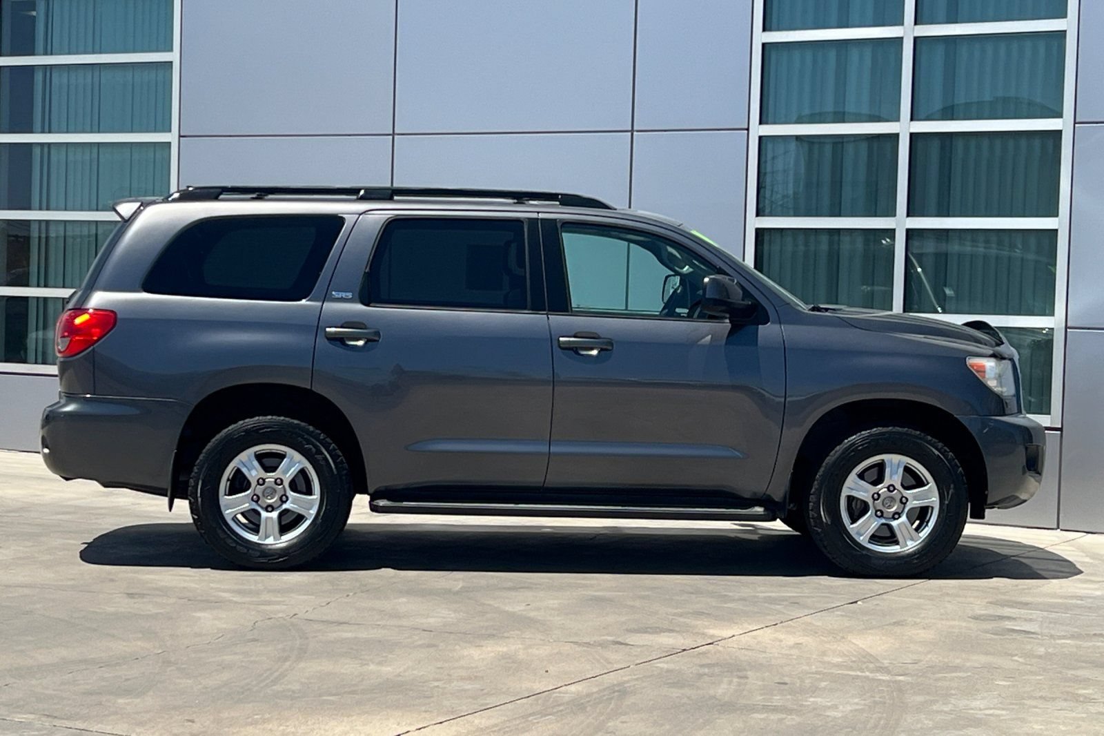 Used 2014 Toyota Sequoia SR5 AWD/4WD image 3