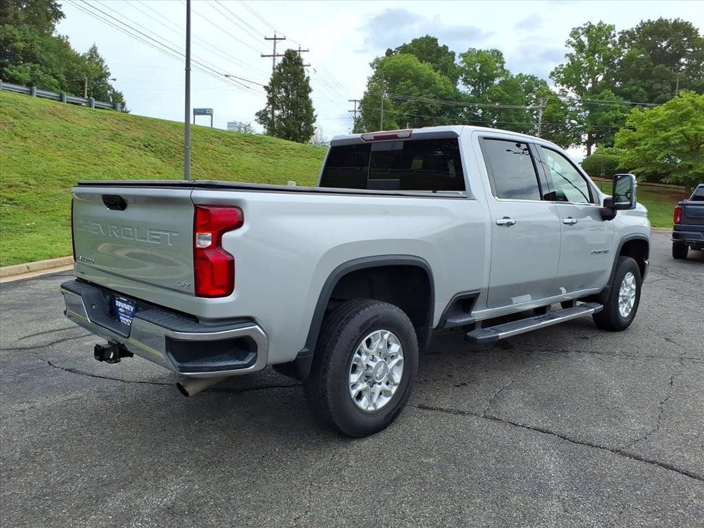 Used 2020 Chevrolet Silverado 2500 LTZ w/ LTZ Convenience Package AWD/4WD image 3