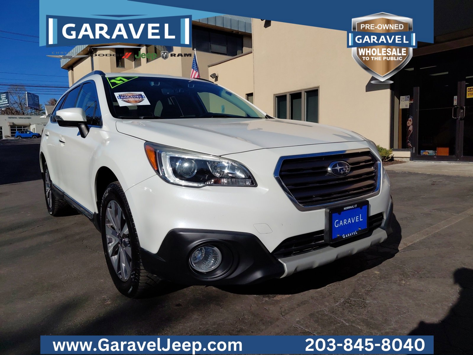 Used 2017 Subaru Outback 3.6R Touring image 1