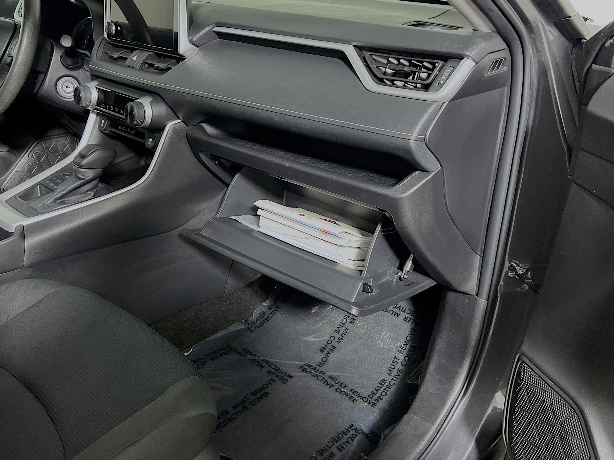 Used 2024 Toyota RAV4 LE image 35