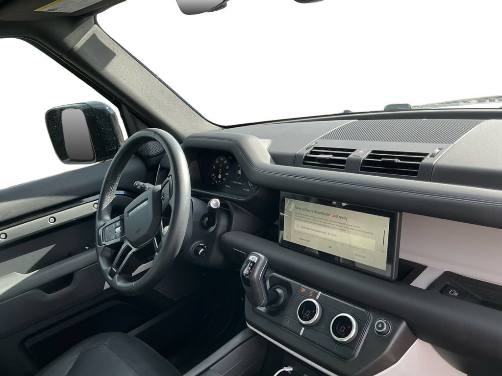 Used 2024 Land Rover Defender 110 X-Dynamic SE AWD/4WD image 17