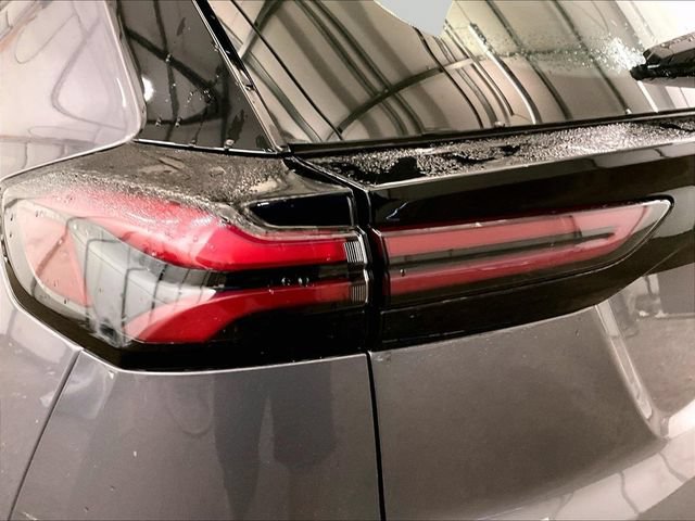 Used 2023 Chevrolet Bolt EUV LT w/ Driver Confidence Package FWD image 28