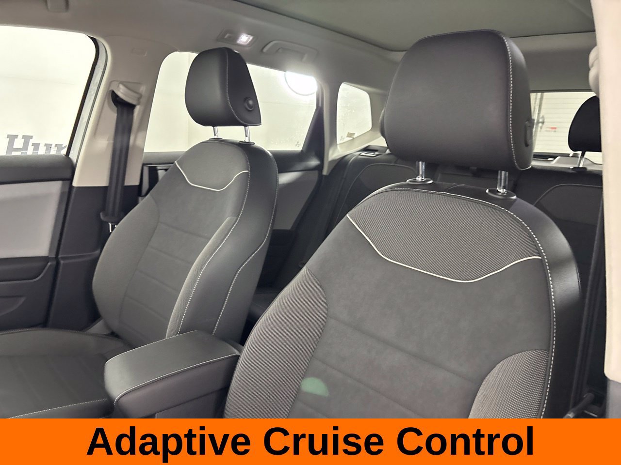 Used 2023 Volkswagen Taos SE w/ Panoramic Sunroof Package AWD/4WD image 14