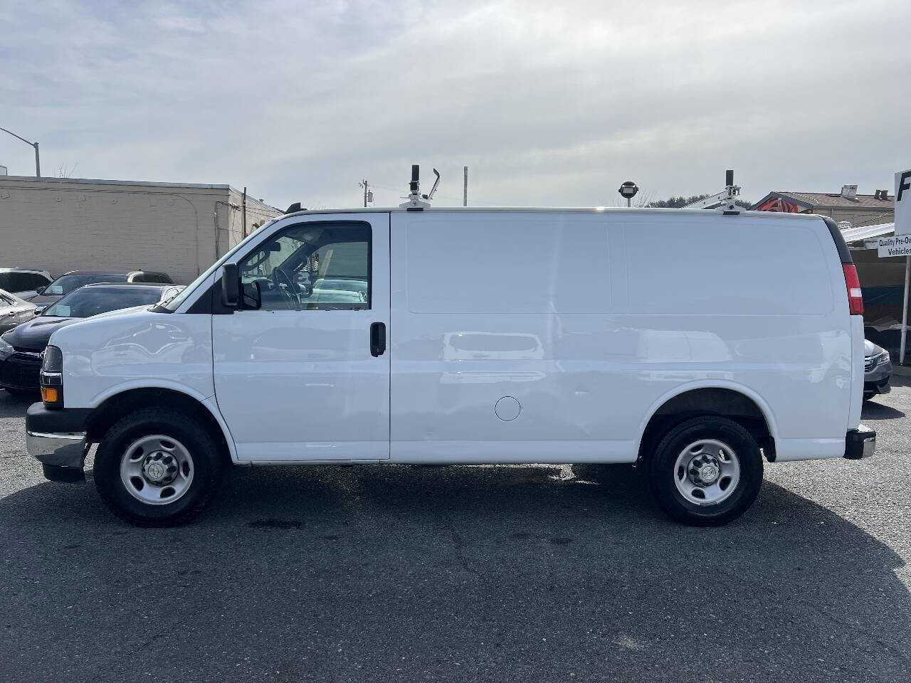 Used 2021 Chevrolet Express 2500 w/ Driver Convenience Package image 6