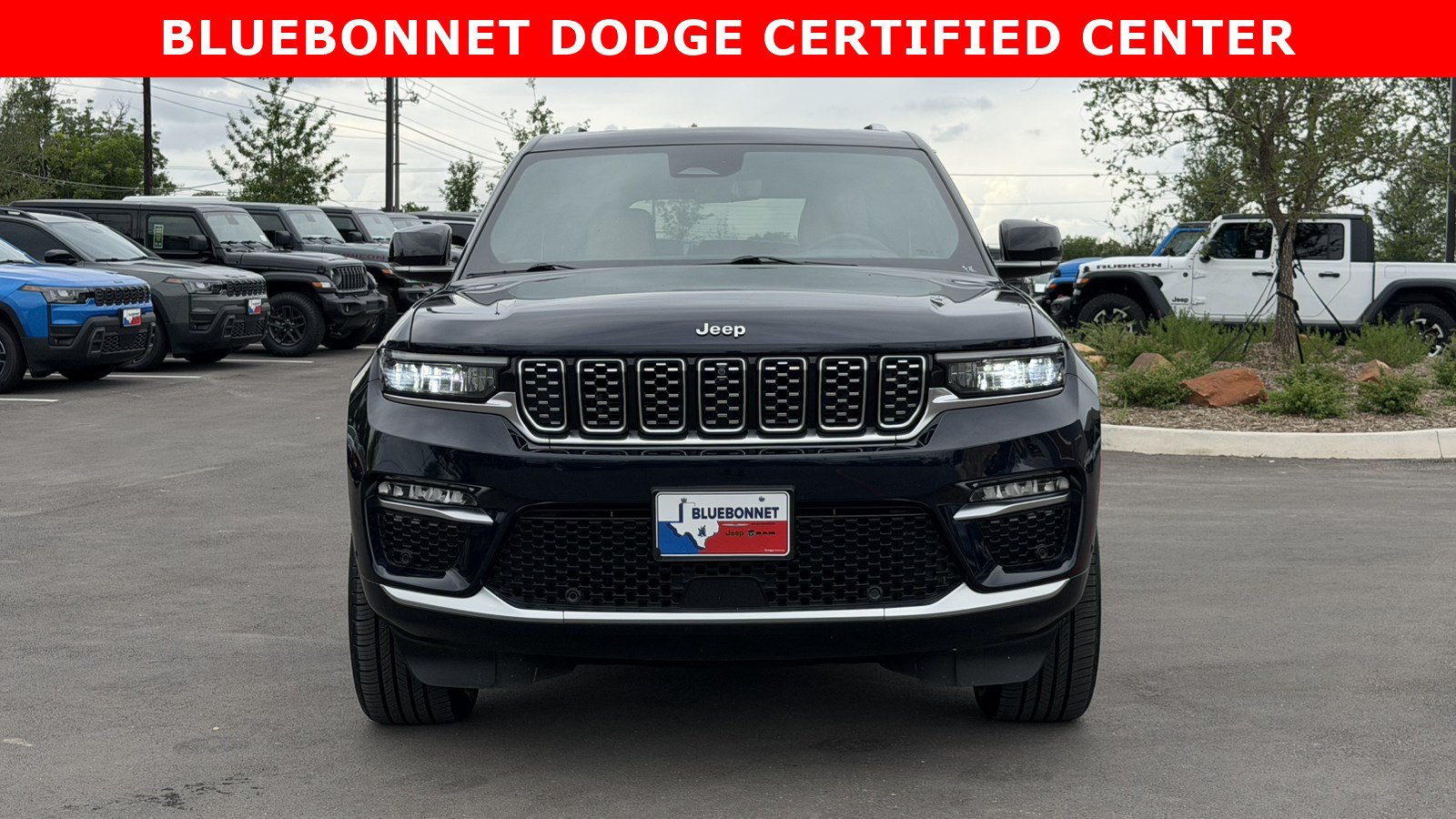 Used 2023 Jeep Grand Cherokee Summit w/ Adv Protech Group IV AWD/4WD image 2