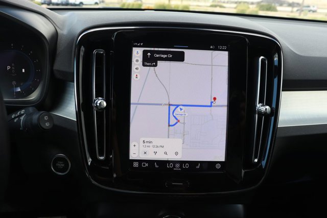 Used 2024 Volvo XC40 B5 Core image 15