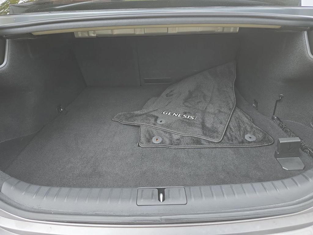 Used 2024 Genesis G70 2.5T w/ Sport Prestige Package image 28