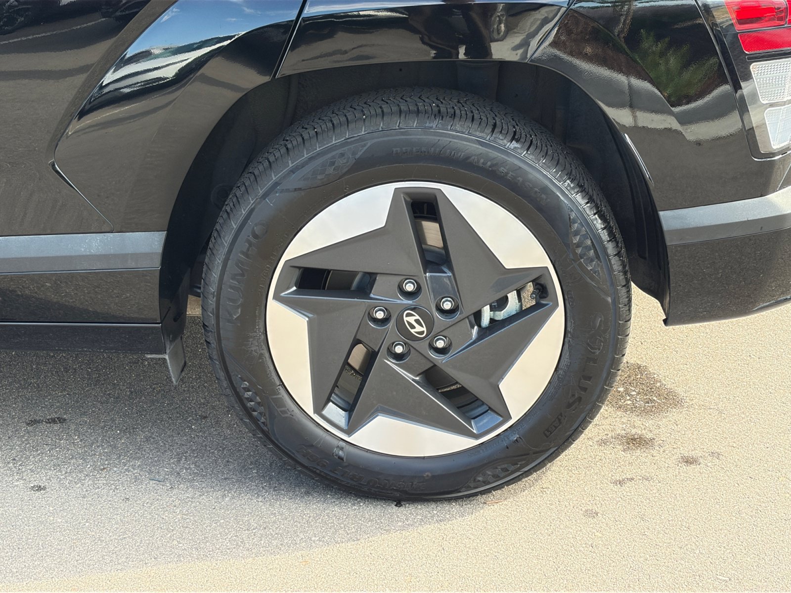 Certified 2024 Hyundai Kona SE FWD image 24