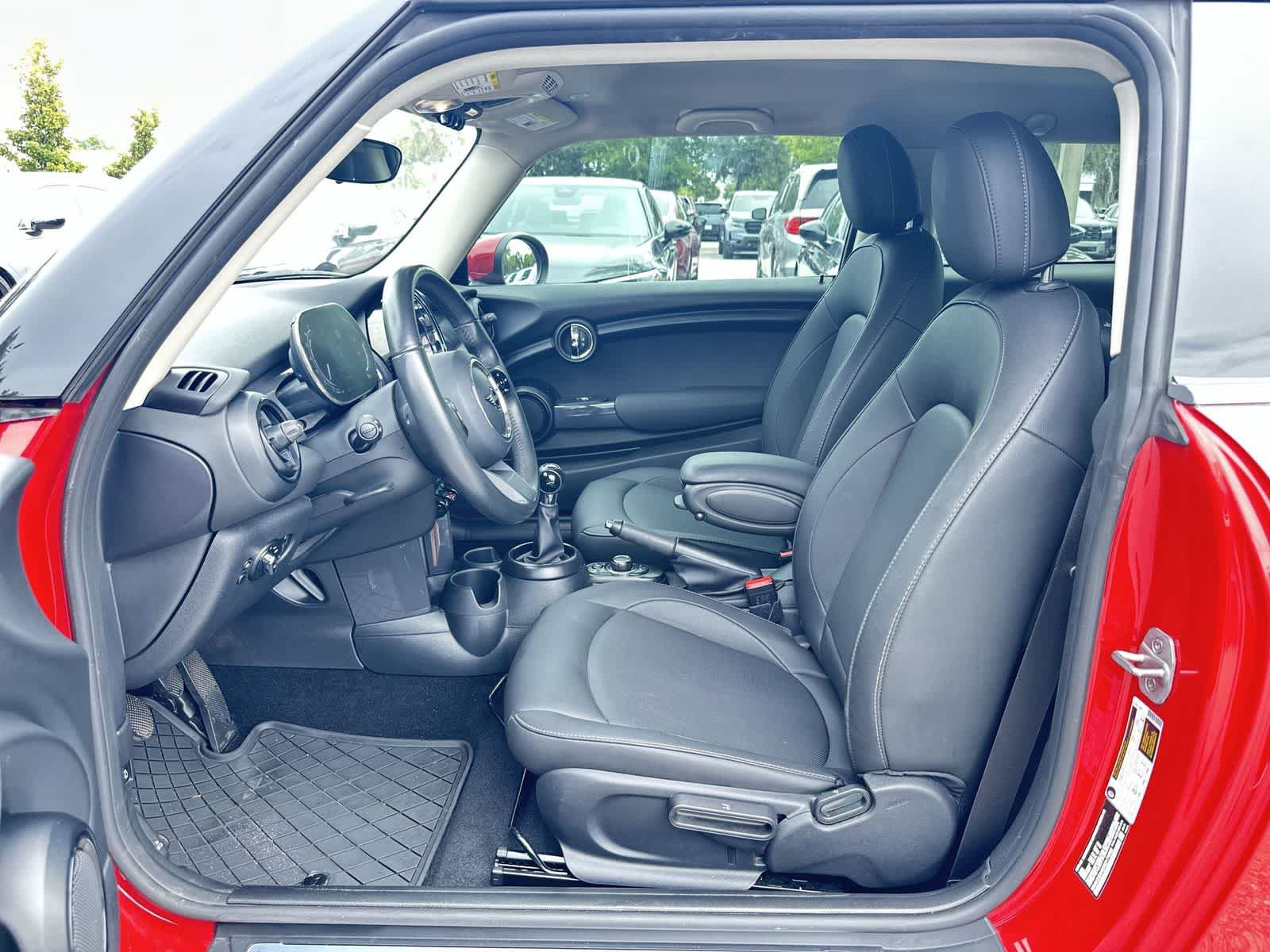 Used 2024 MINI Cooper 2-Door Hardtop FWD image 2