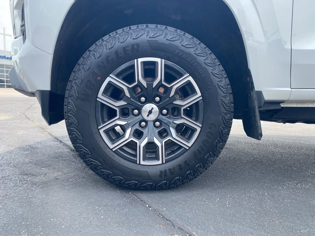 Used 2024 Chevrolet Colorado Z71 w/ Z71 Convenience Package 2 image 15