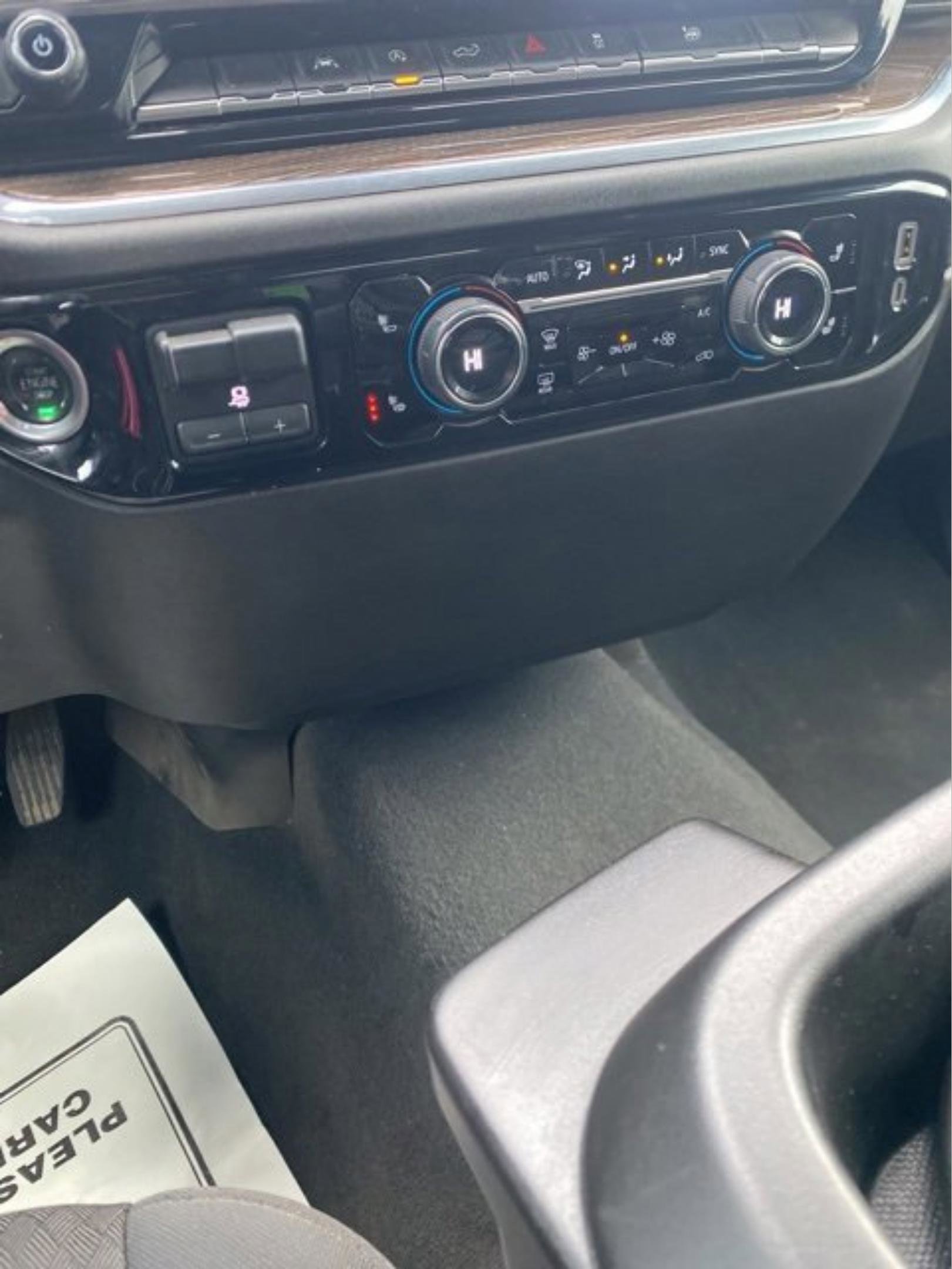 Used 2025 Chevrolet Silverado 1500 LT image 26