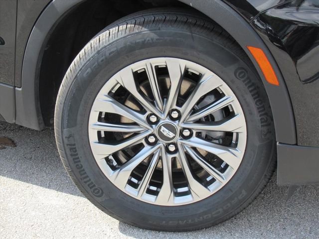 Certified 2025 Cadillac XT4 Premium Luxury image 9