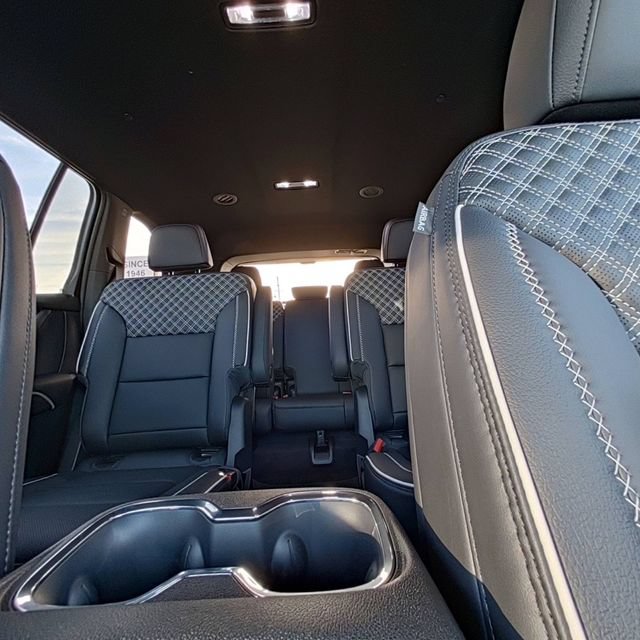 New 2026 GMC Acadia Denali w/ Super Cruise Package FWD image 33