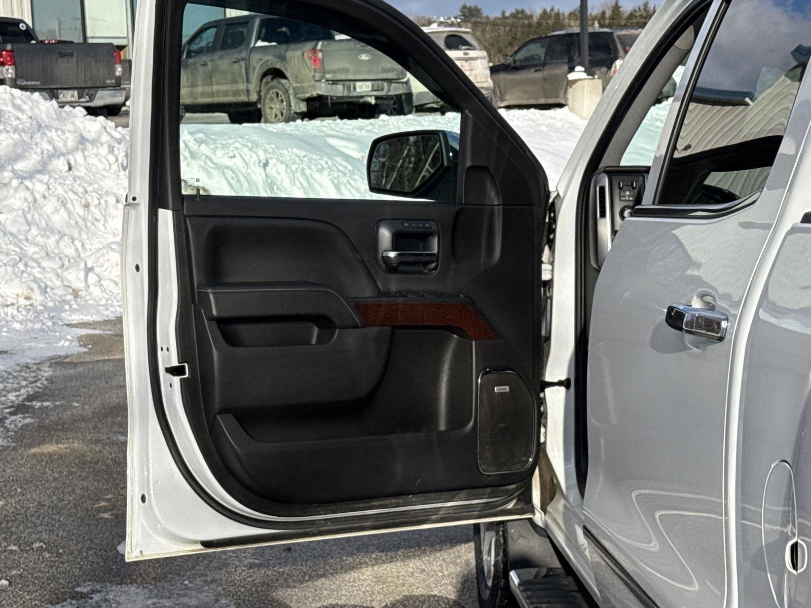 Used 2018 GMC Sierra 1500 SLT w/ SLT Premium Package image 11