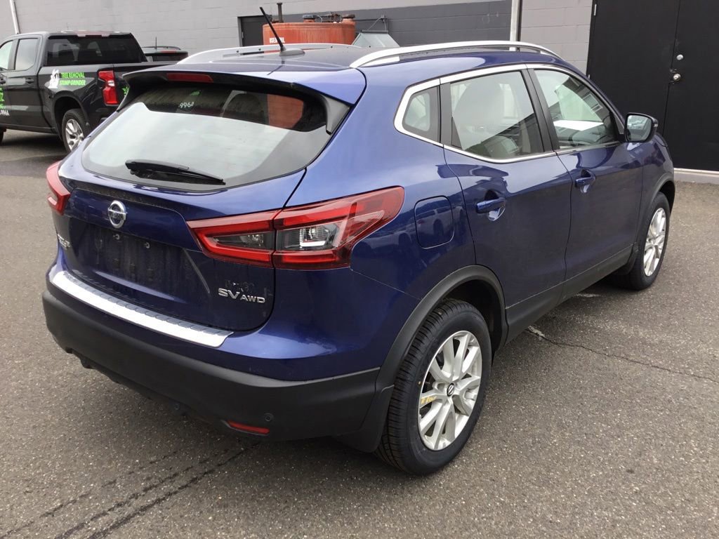 Used 2022 Nissan Rogue Sport SV AWD/4WD image 4