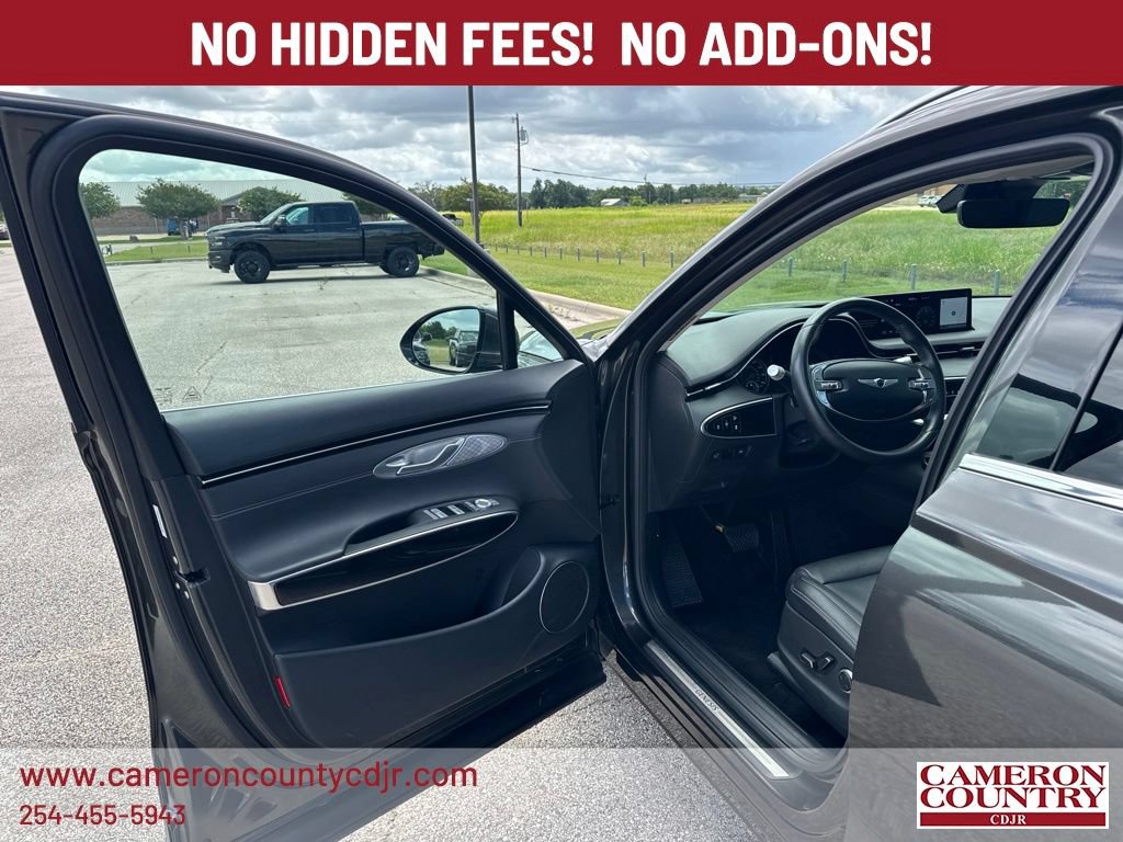 Used 2025 Genesis GV70 2.5T AWD/4WD image 13