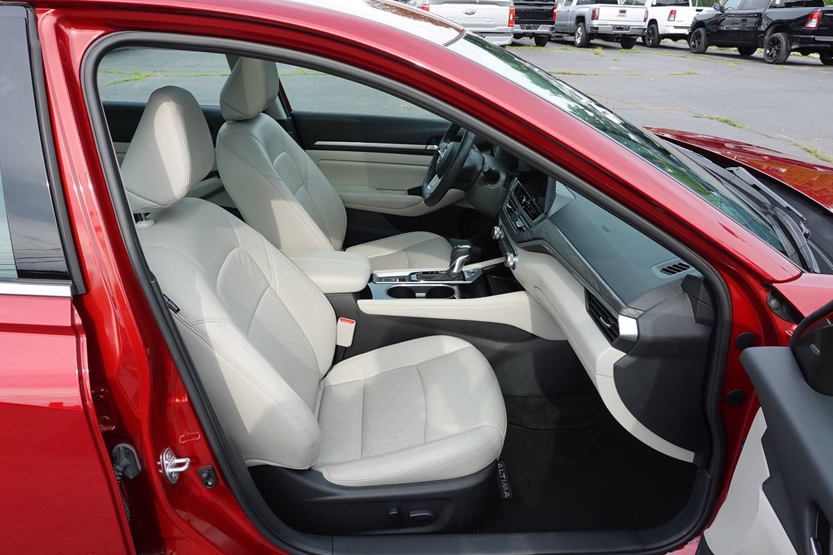 Used 2024 Nissan Altima 2.5 SL AWD/4WD image 31