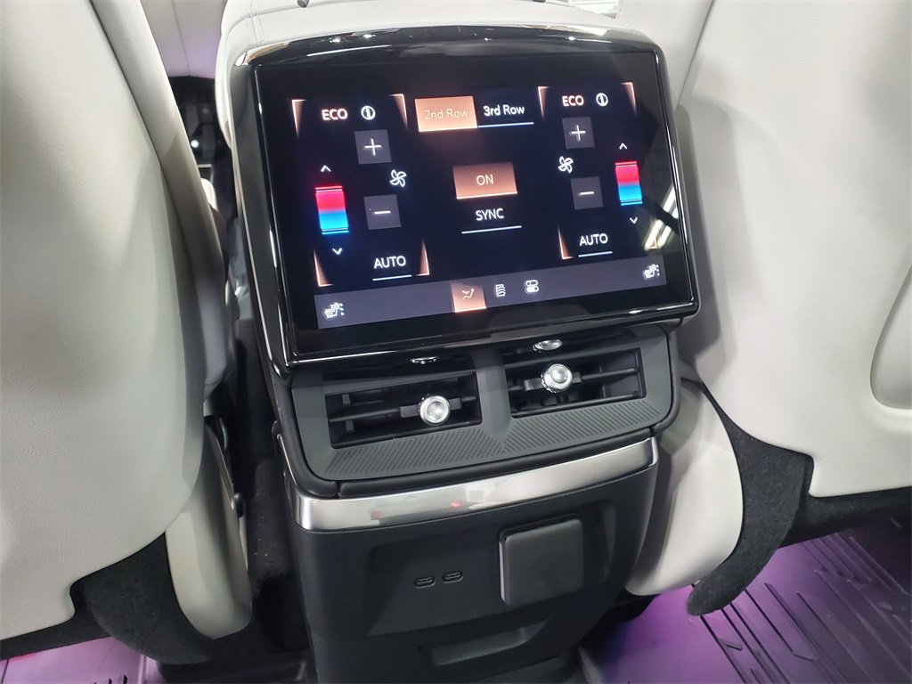 New 2026 Cadillac Vistiq Sport image 27