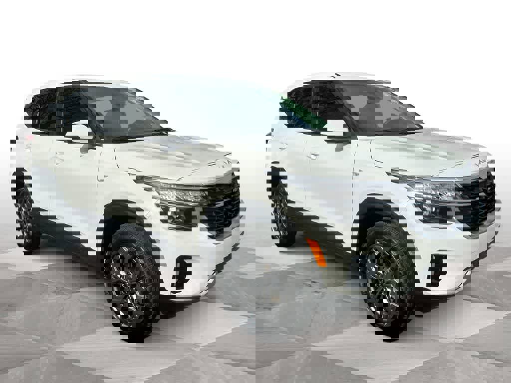 Certified 2024 Kia Seltos LX image 2