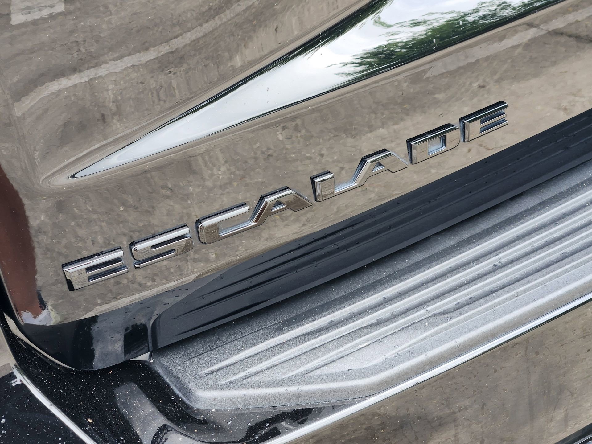 Used 2023 Cadillac Escalade Sport Platinum w/ LPO, ONYX Package image 14