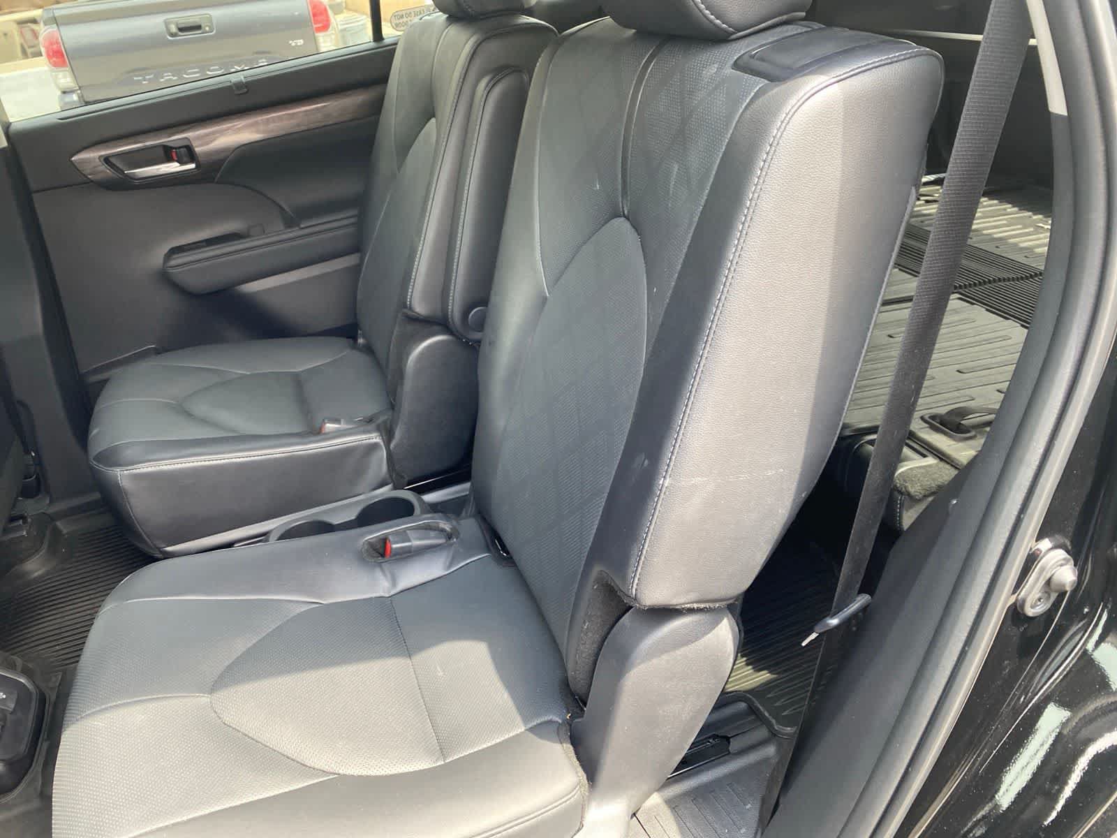 Used 2025 Toyota Highlander Platinum AWD/4WD image 14