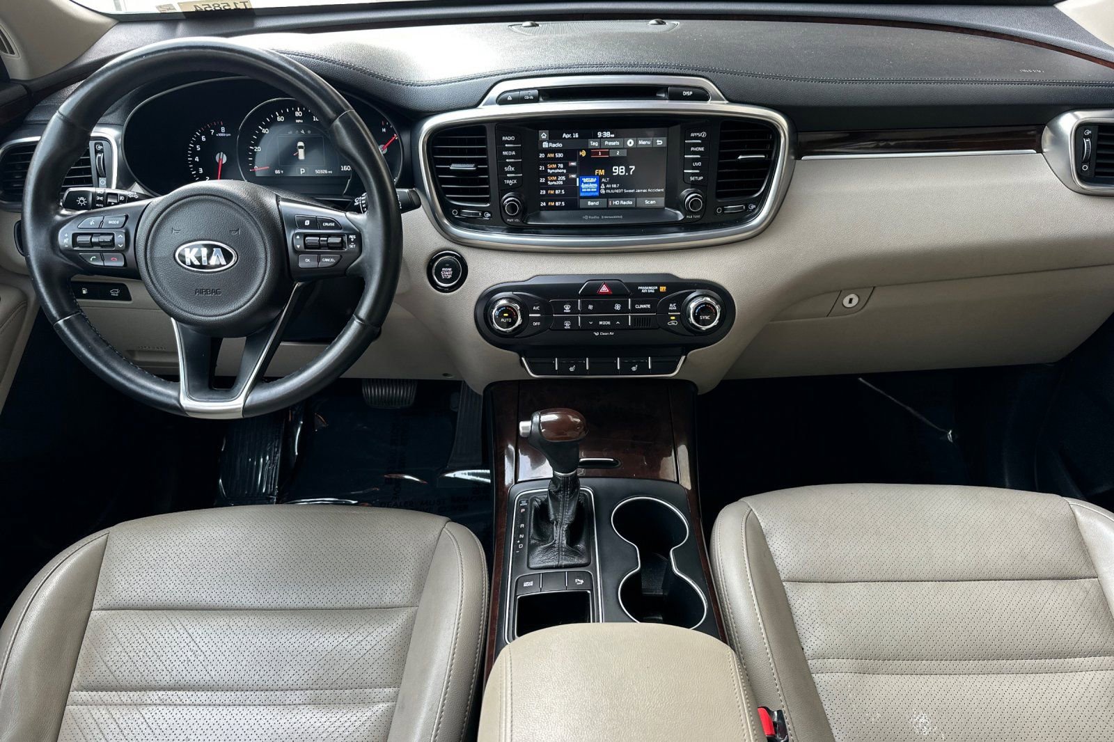 Used 2017 Kia Sorento EX w/ EX V6 Premium Package FWD image 16