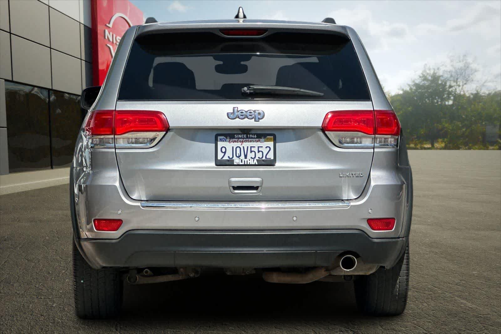 Used 2017 Jeep Grand Cherokee Limited w/ Luxury Group II RWD image 8