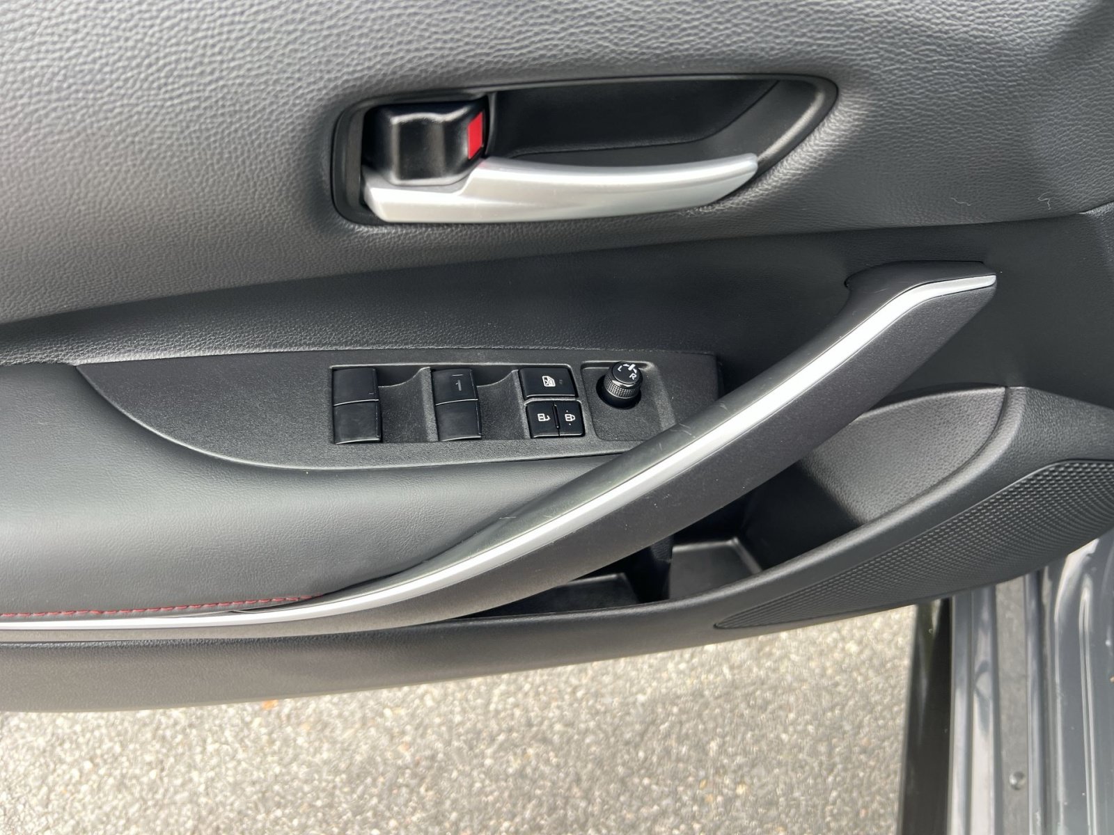 Used 2024 Toyota Corolla SE FWD image 14