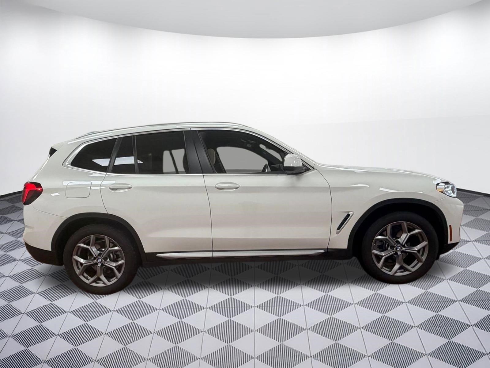 Used 2023 BMW X3 xDrive30i w/ Premium Package image 4