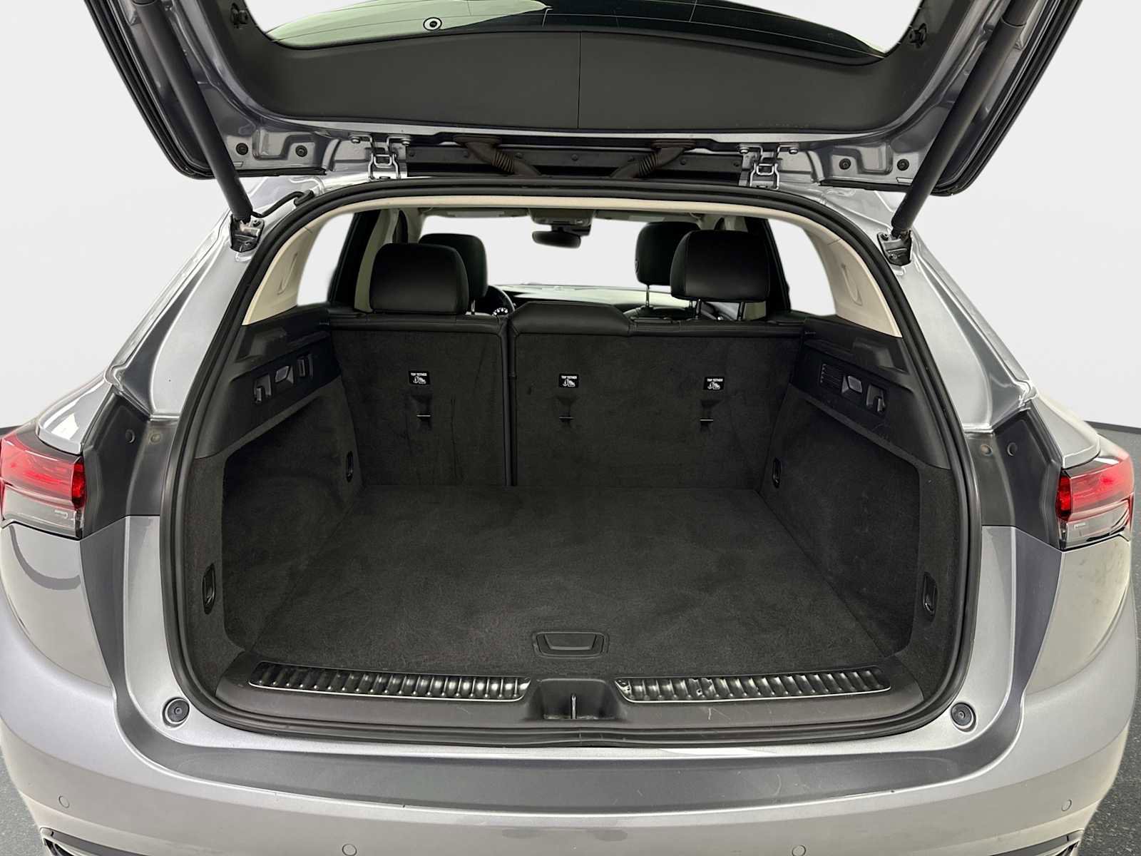 Used 2021 Buick Envision Essence w/ Sport Touring Package image 25