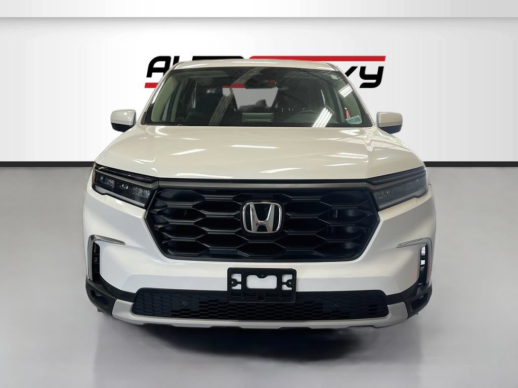 Used 2025 Honda Pilot EX-L image 2