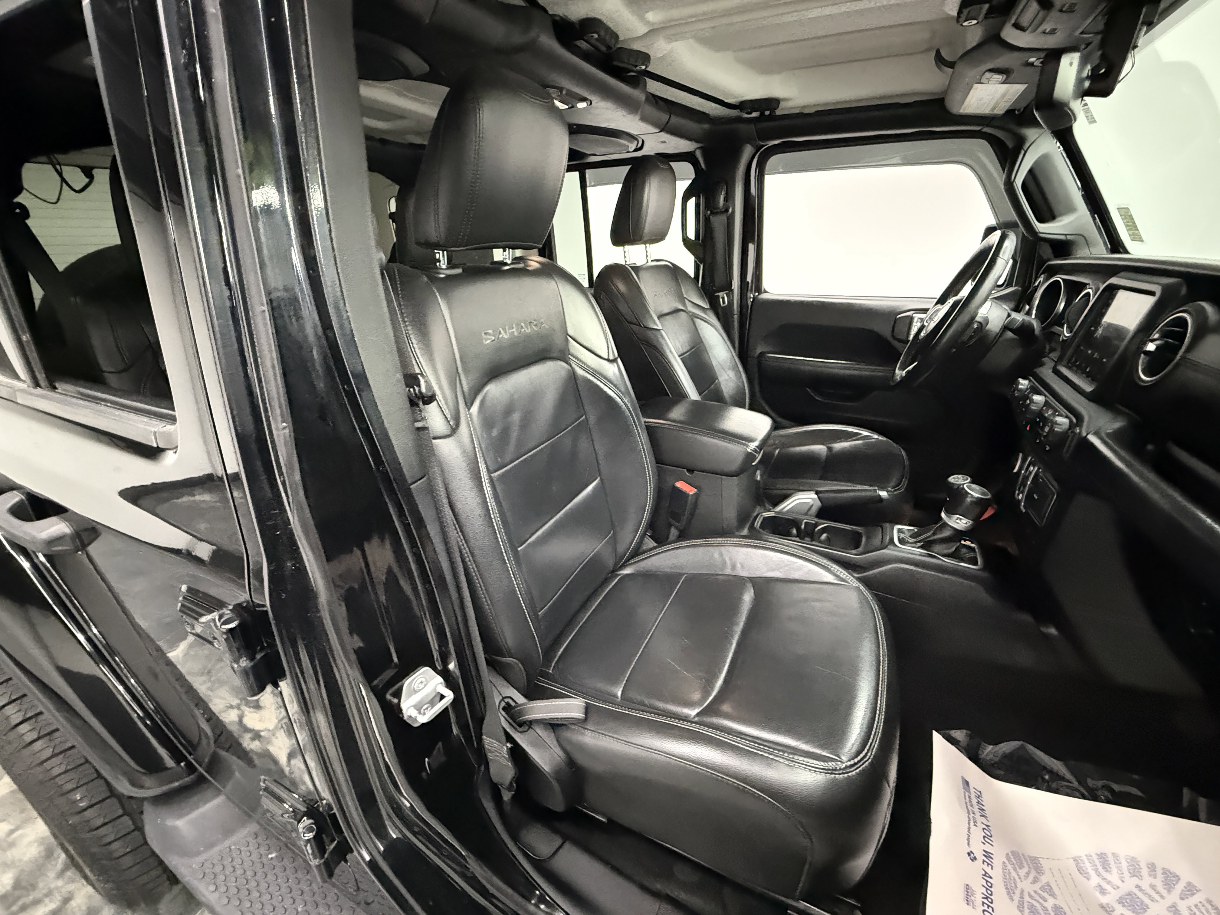 Used 2018 Jeep Wrangler Unlimited Sahara w/ Uconnect 4C Nav & Sound Group AWD/4WD image 21
