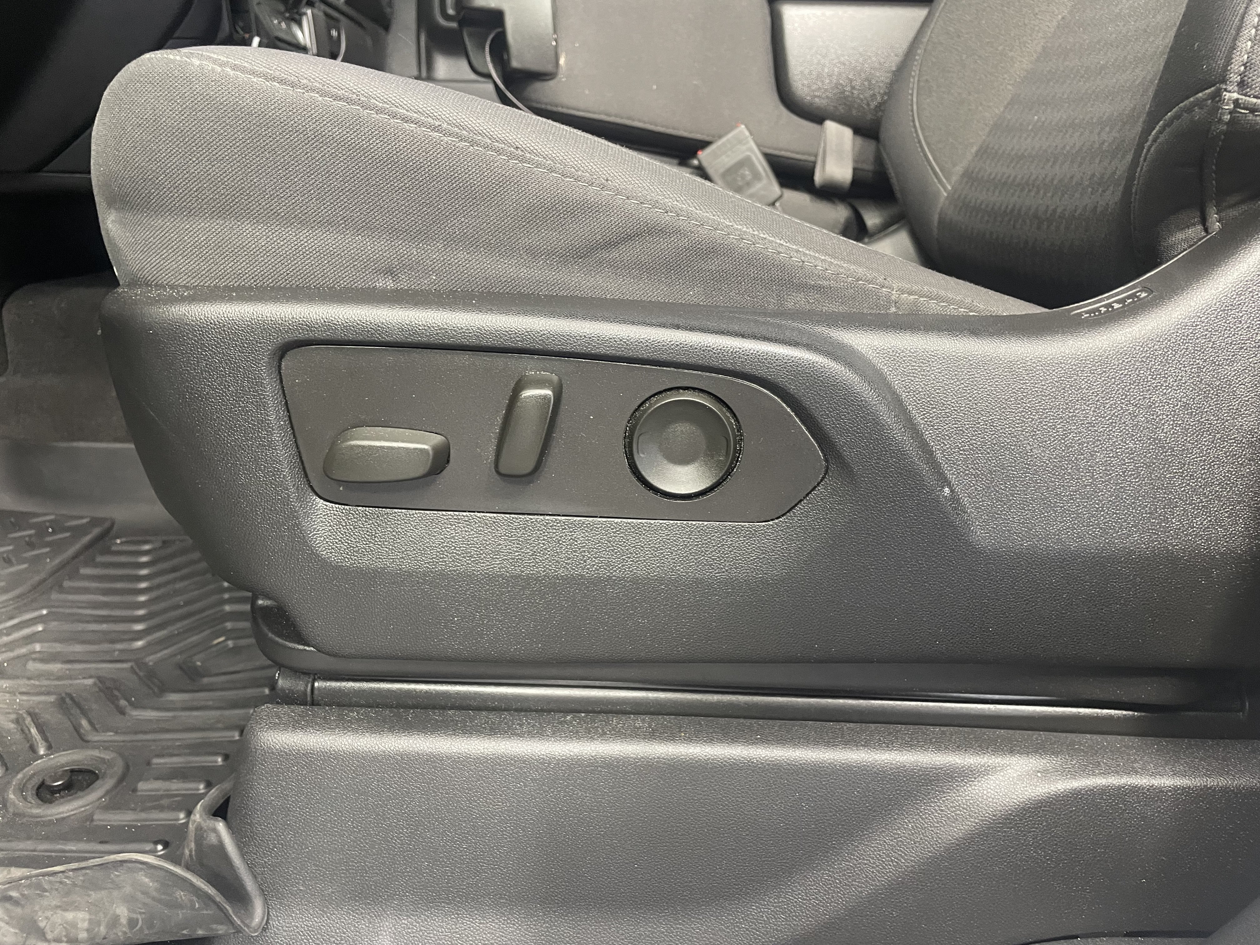 Used 2022 Chevrolet Silverado 1500 Custom RWD image 13
