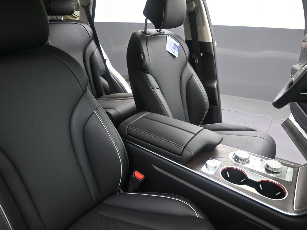 New 2025 Genesis GV80 2.5T Prestige image 13