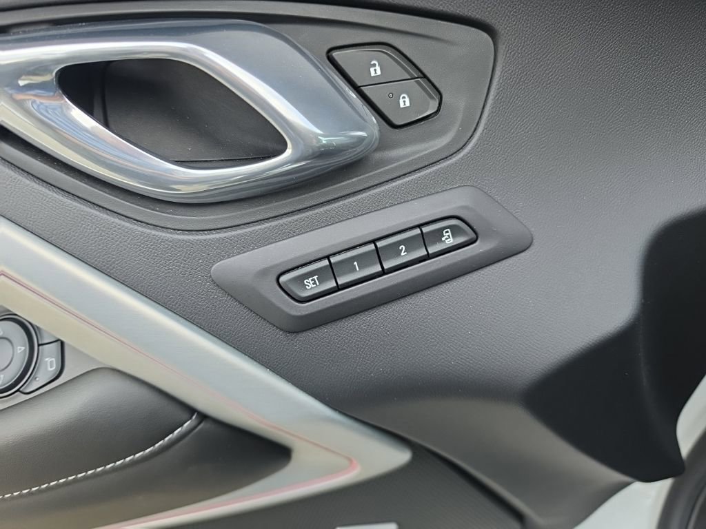 Used 2016 Chevrolet Camaro SS image 26