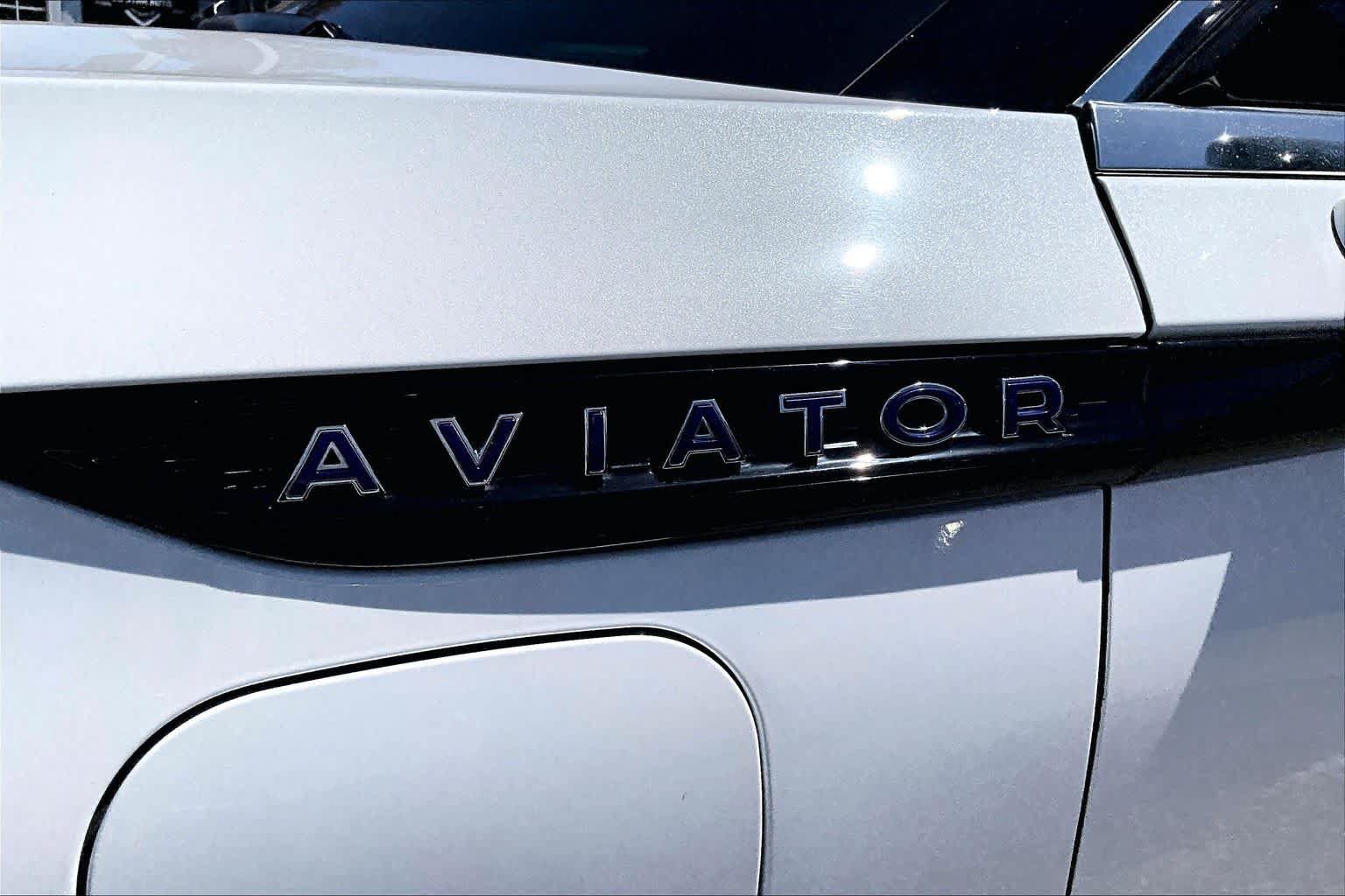 Used 2020 Lincoln Aviator Grand Touring w/ Elements Package Plus AWD/4WD image 12