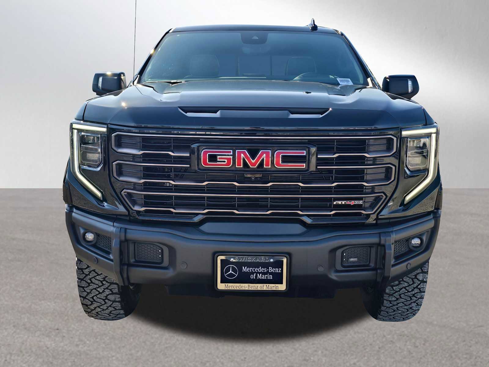 Used 2025 GMC Sierra 1500 AT4X image 8