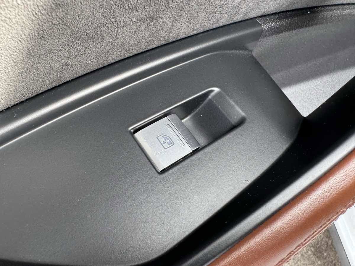 Used 2019 Audi e-tron Prestige w/ Prestige Package image 46