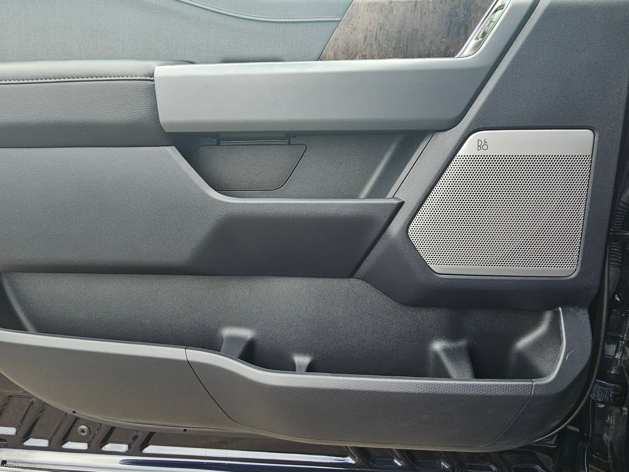 Used 2023 Ford F150 Lightning Lariat w/ Equipment Group 511A High image 8