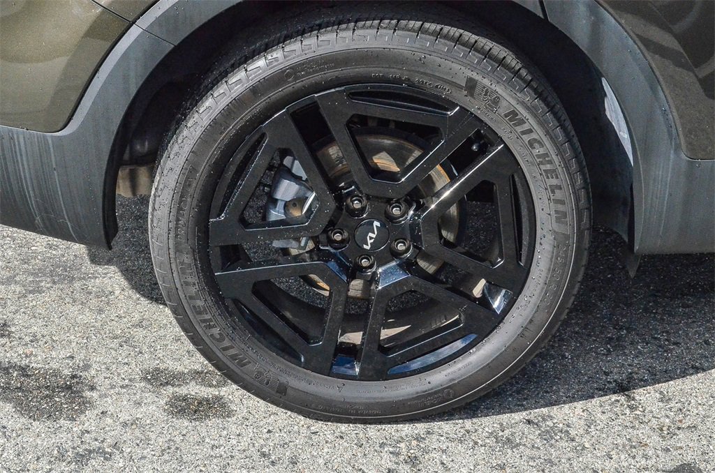 Used 2023 Kia Telluride EX X-Line image 9