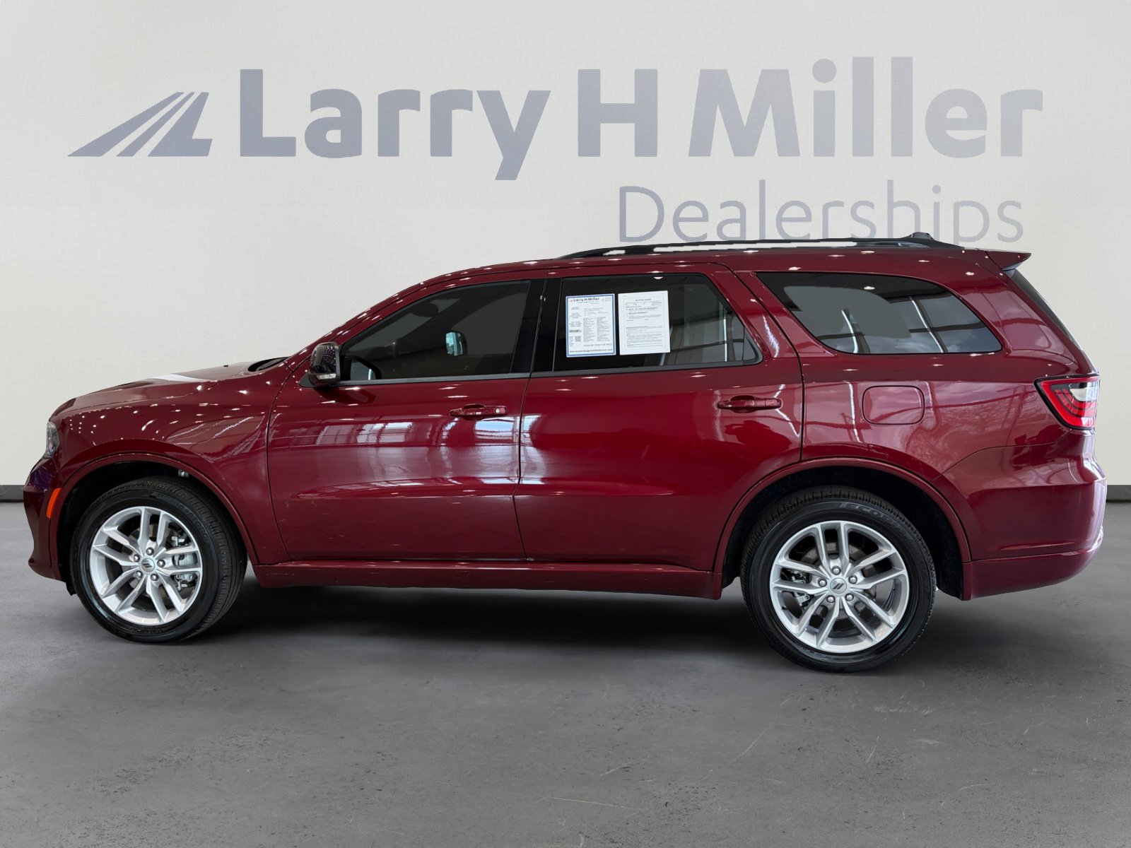 Used 2023 Dodge Durango GT AWD/4WD image 2