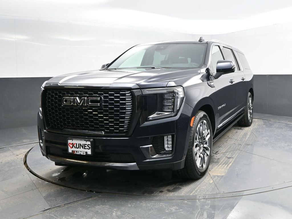 Used 2023 GMC Yukon XL Denali Ultimate image 3