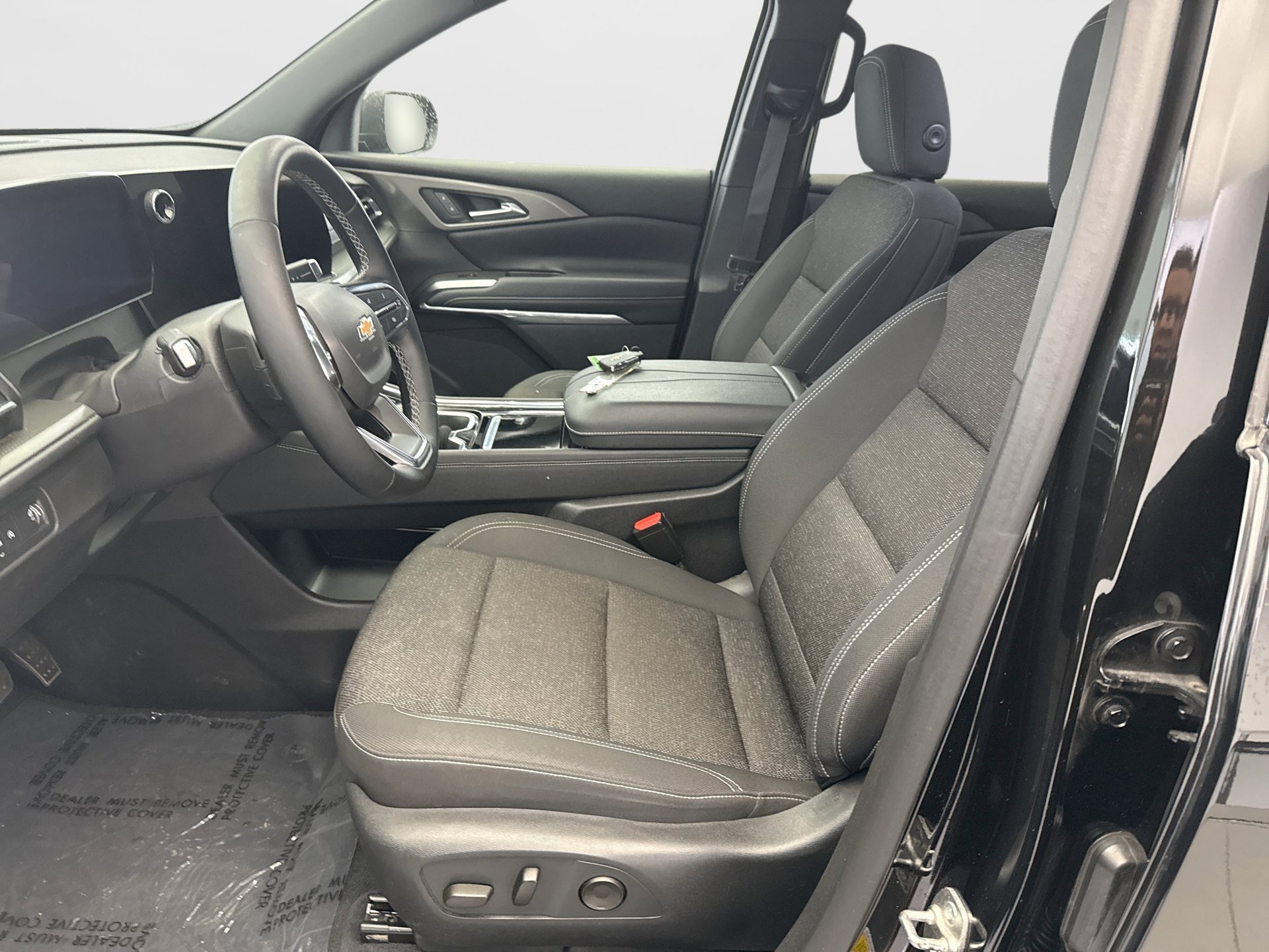 Used 2024 Chevrolet Traverse LT FWD image 11