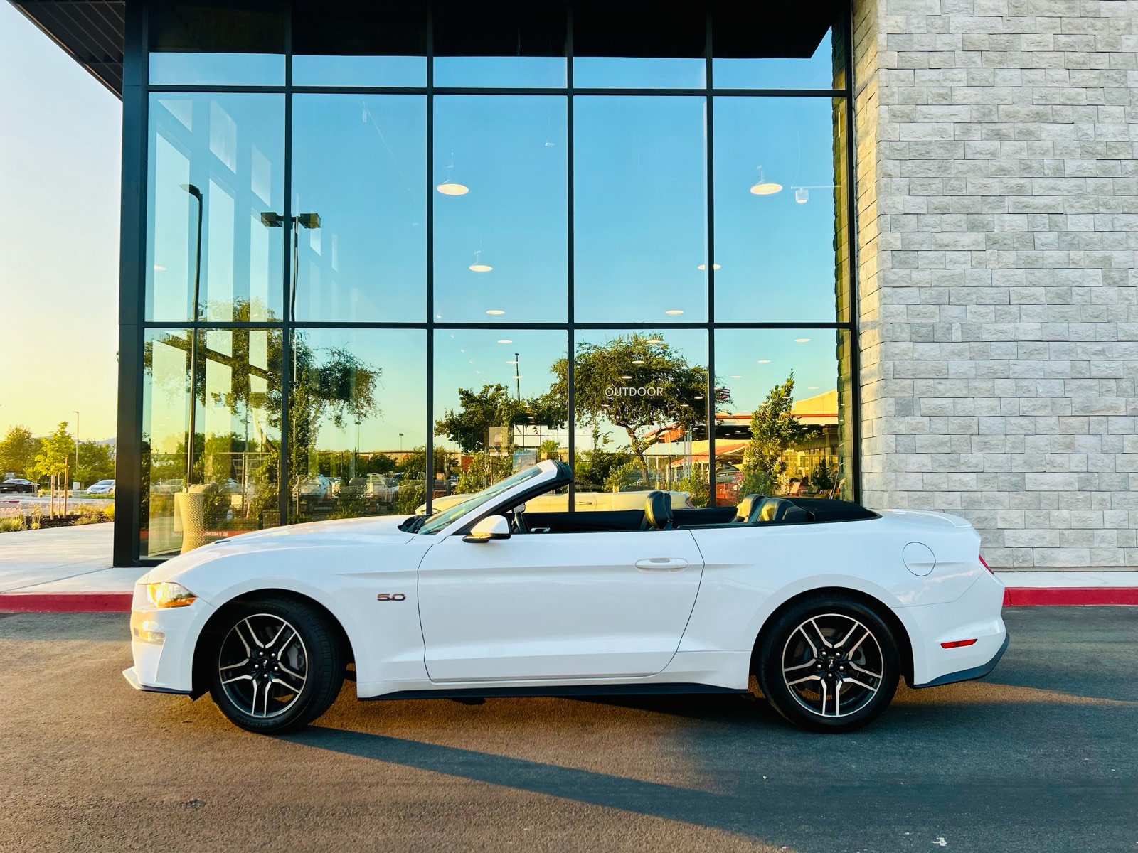 Used 2019 Ford Mustang GT Premium RWD image 2